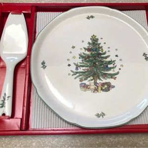 Nikko hostess plate. Great for your holiday table!